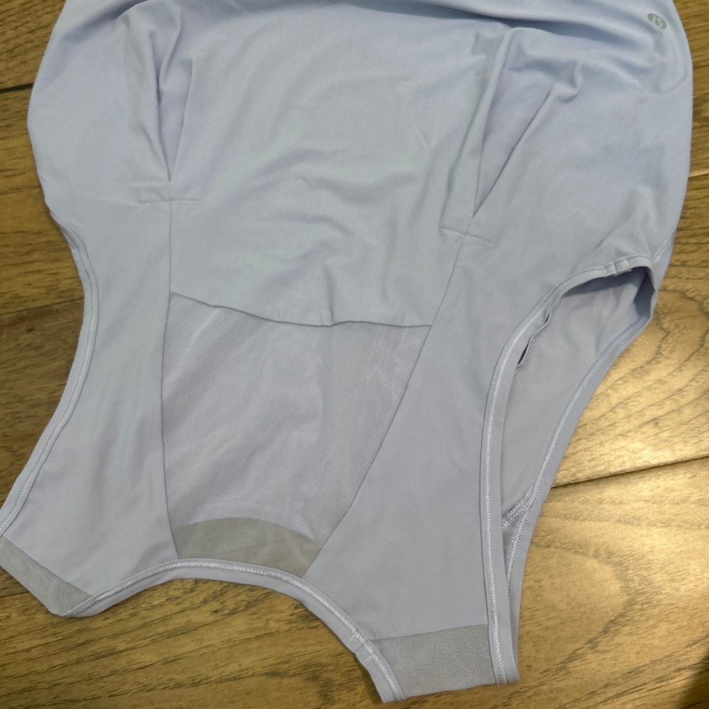 Purple lululemon flowsy tank